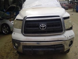 2013 TOYOTA TUNDRA, WHITE, EXTD CAB, 5.7L, AT. 2WD.   Z26492